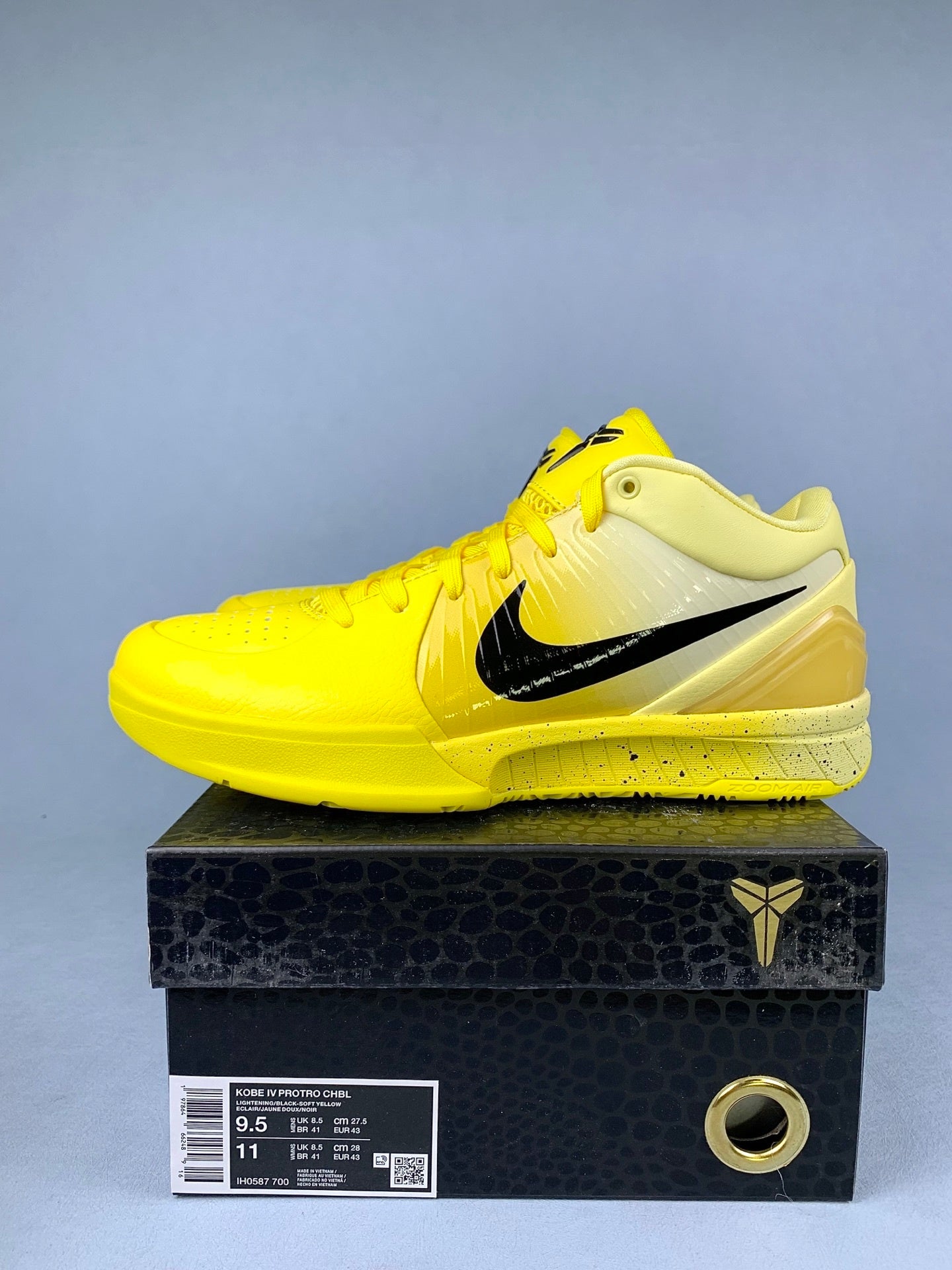 NIKE ZK4 Zoom Kobe 4 Basketball Shoes