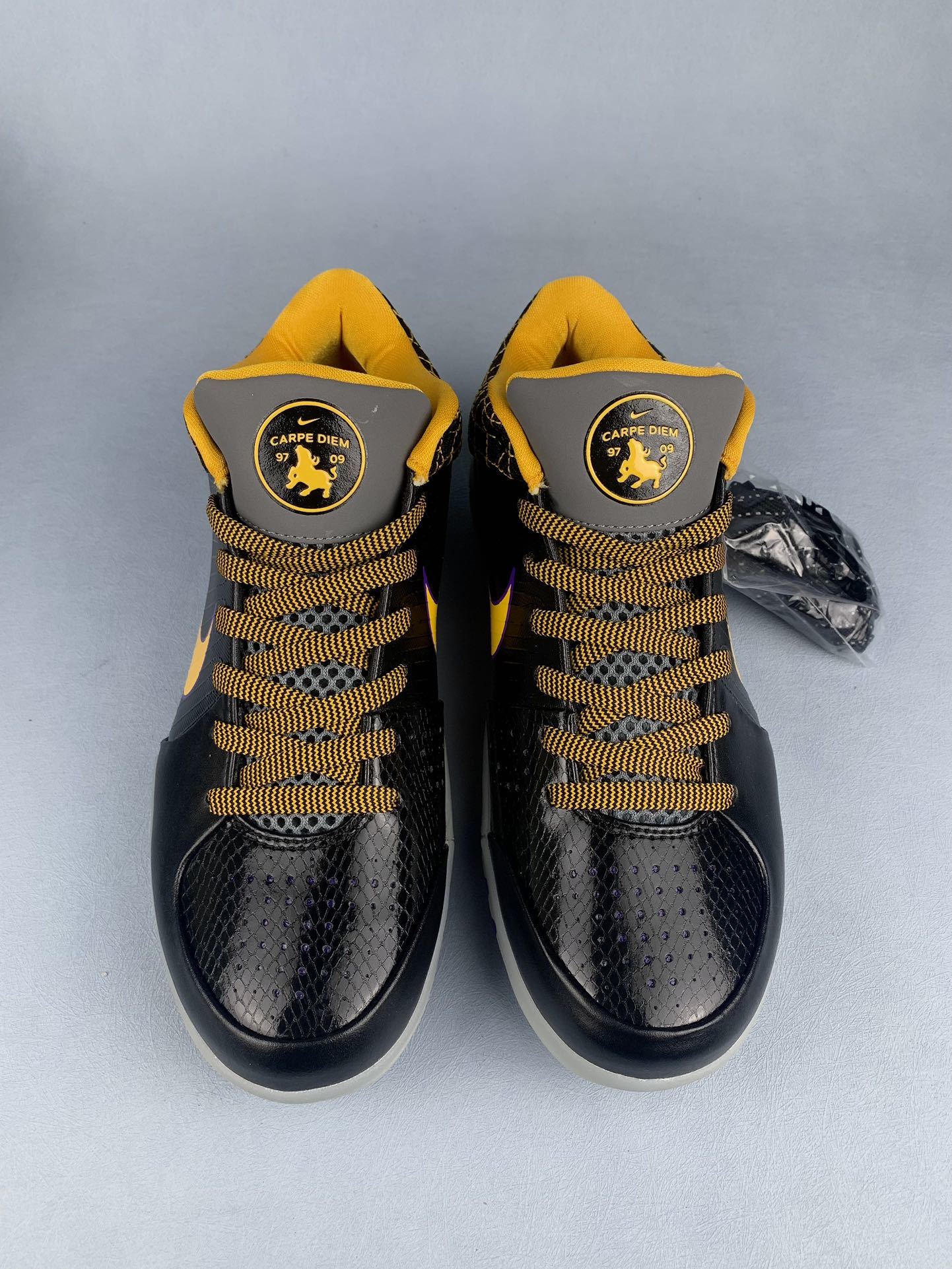 NIKE ZK4 Zoom Kobe 4 Basketball Shoes