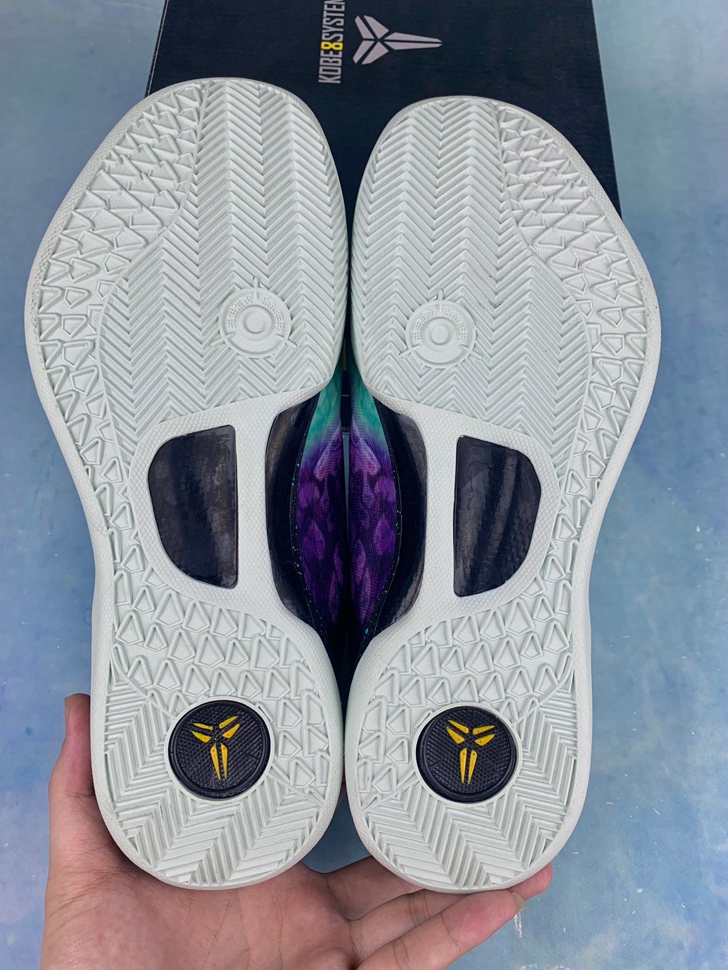 NIKE ZK8 Zoom Kobe 8 Basketball Shoes