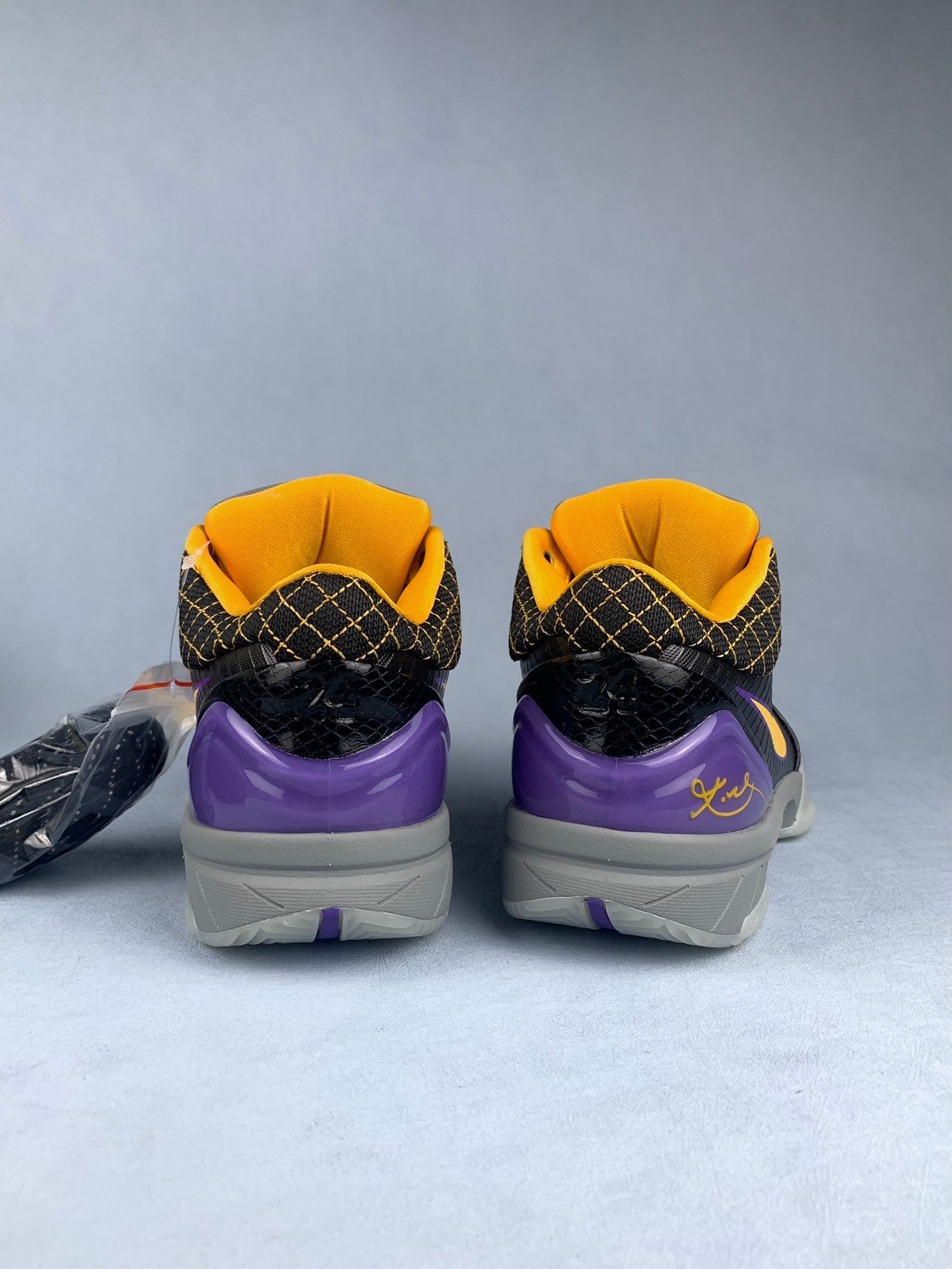 NIKE ZK4 Zoom Kobe 4 Basketball Shoes