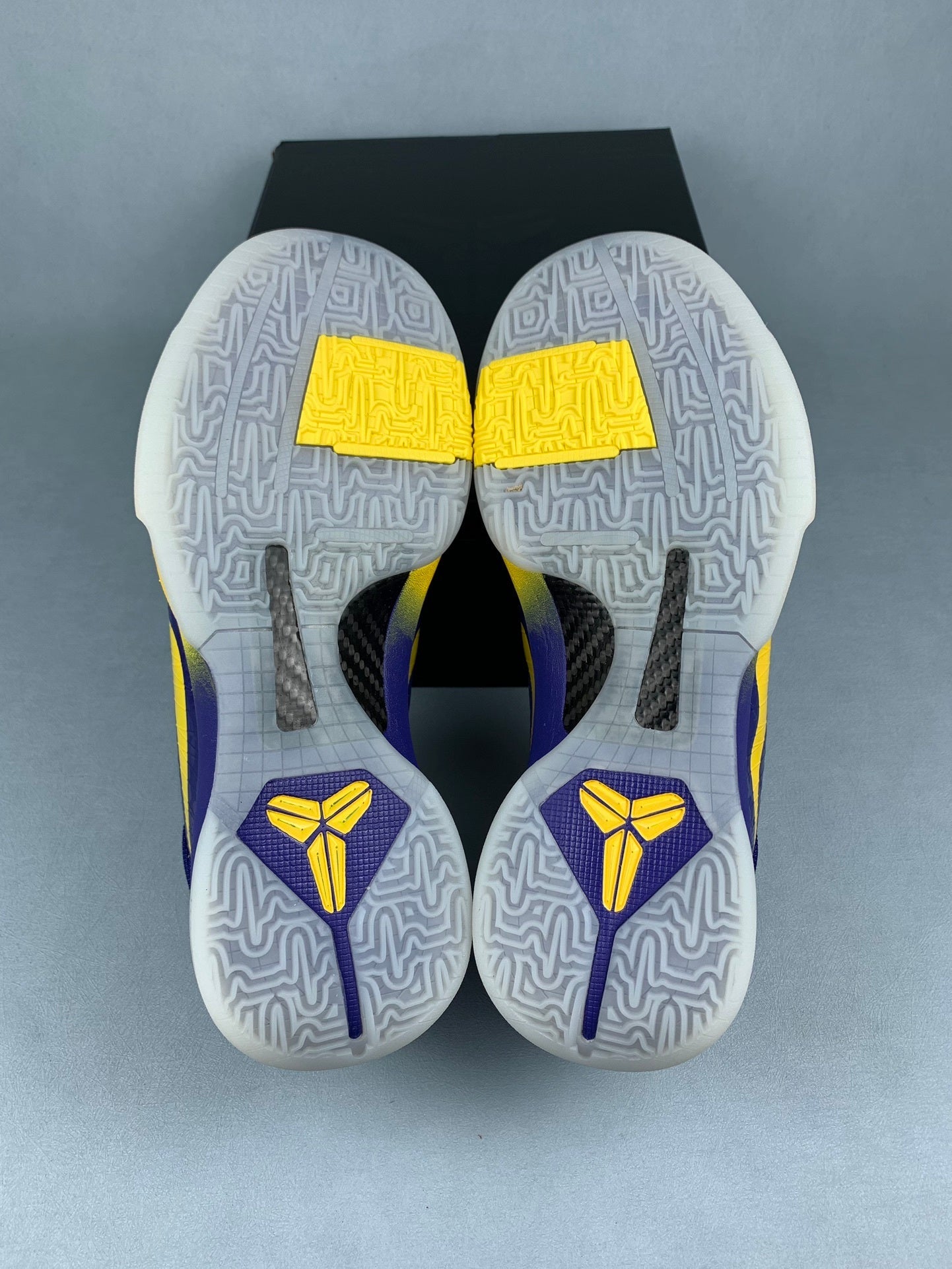 NIKE ZK5 Zoom Kobe 5 Basketball Shoes