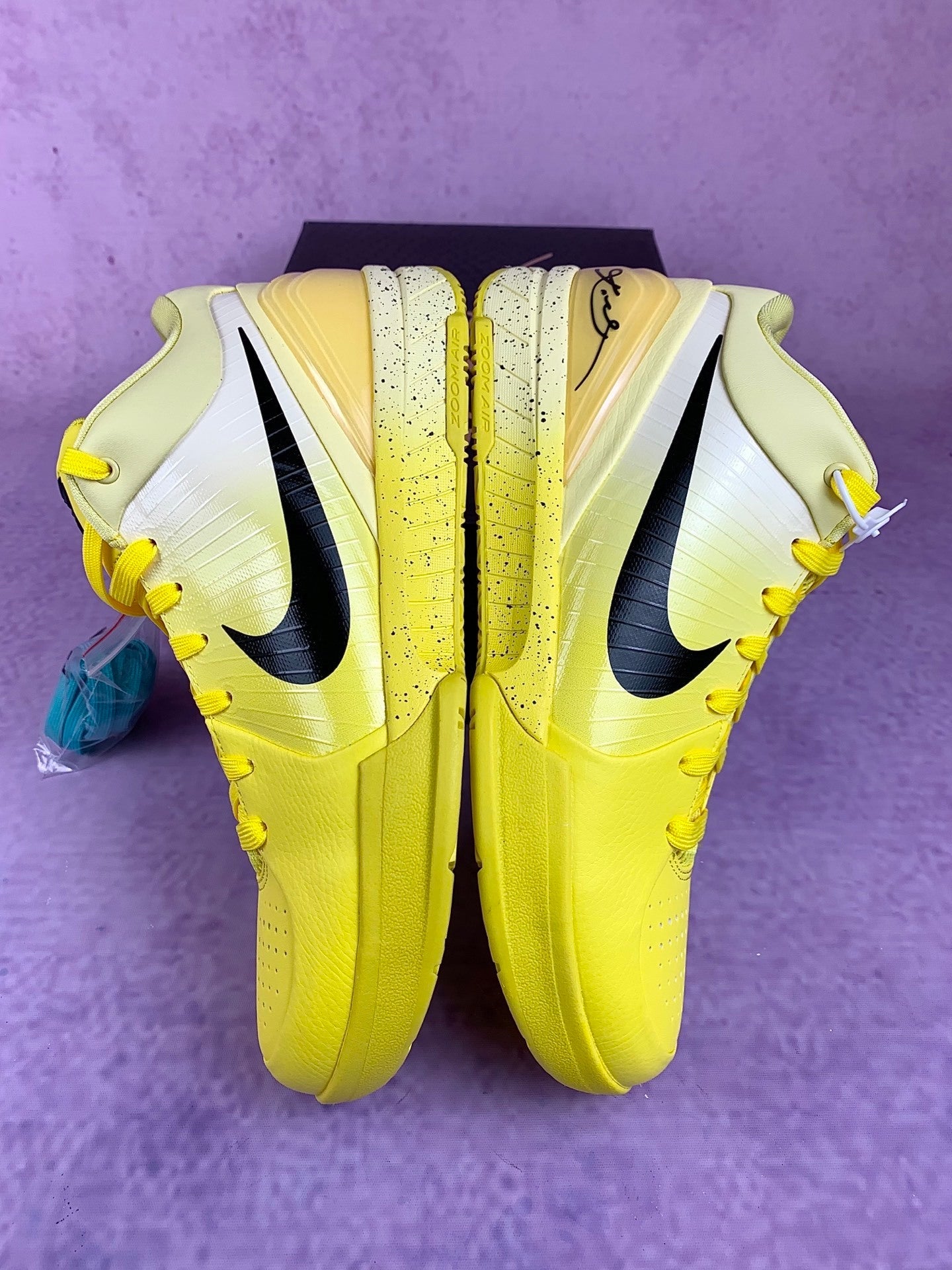 NIKE ZK4 Zoom Kobe 4 Basketball Shoes