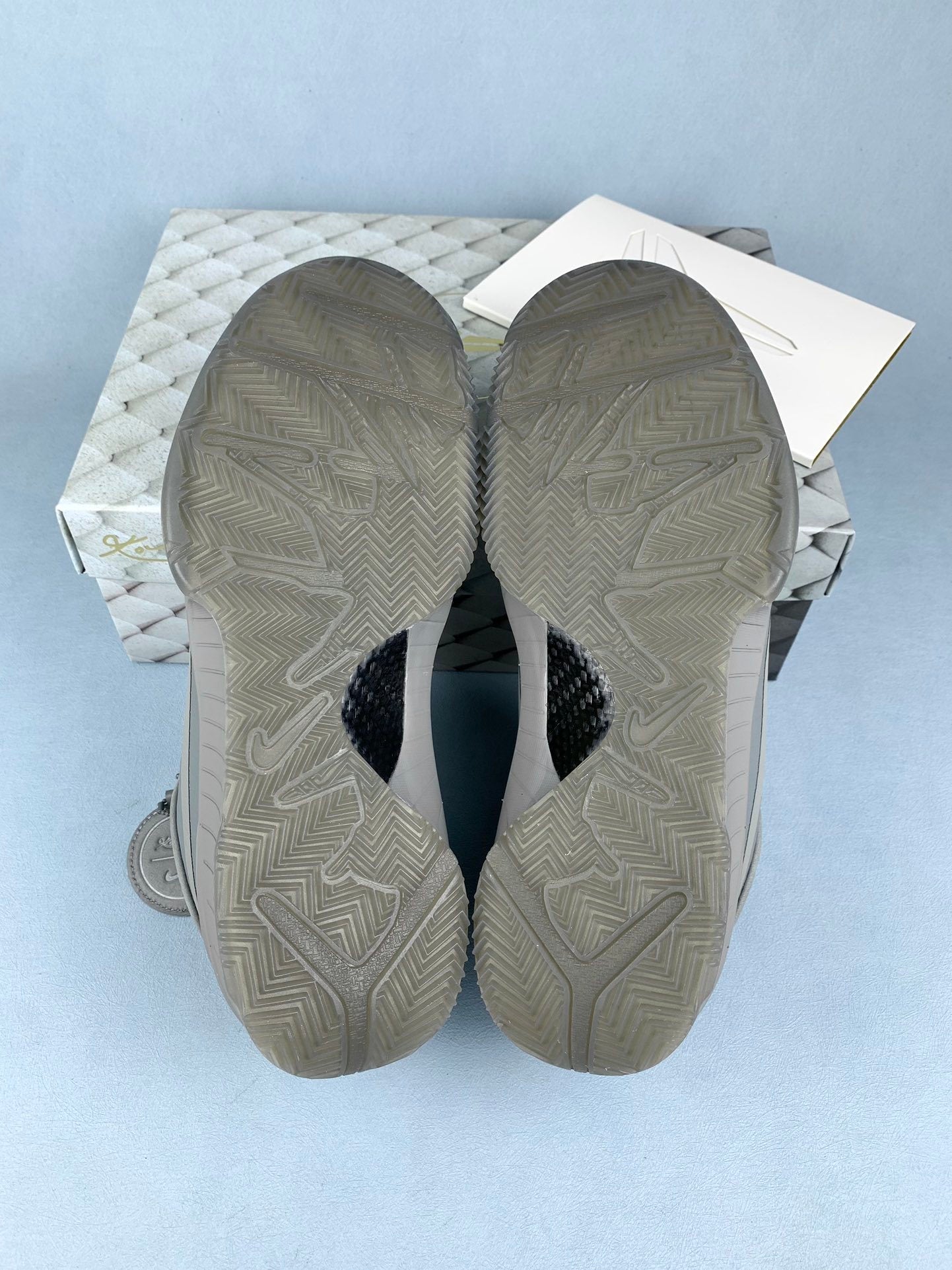 NIKE ZK4 Zoom Kobe 4 Basketball Shoes