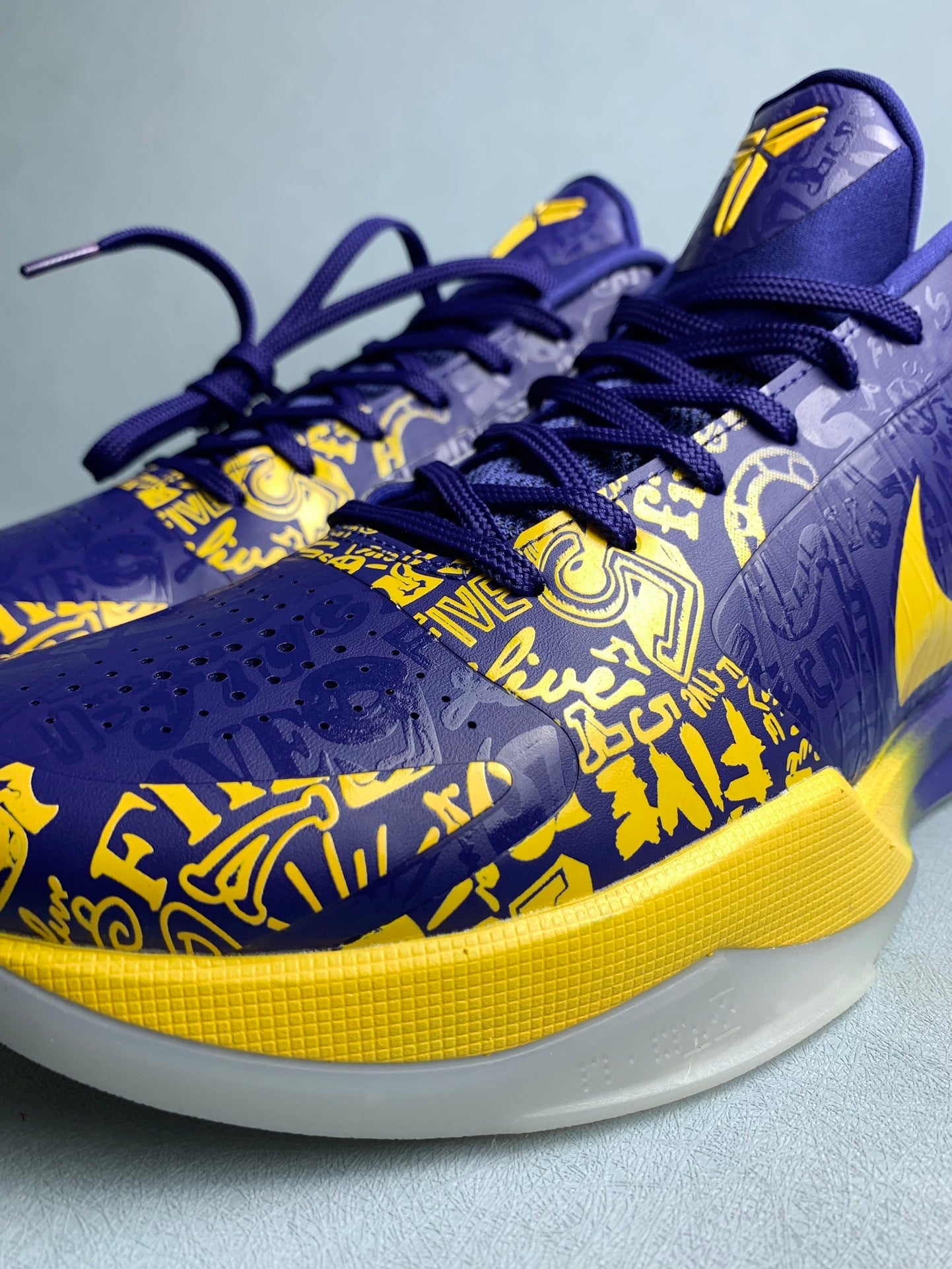 NIKE ZK5 Zoom Kobe 5 Basketball Shoes
