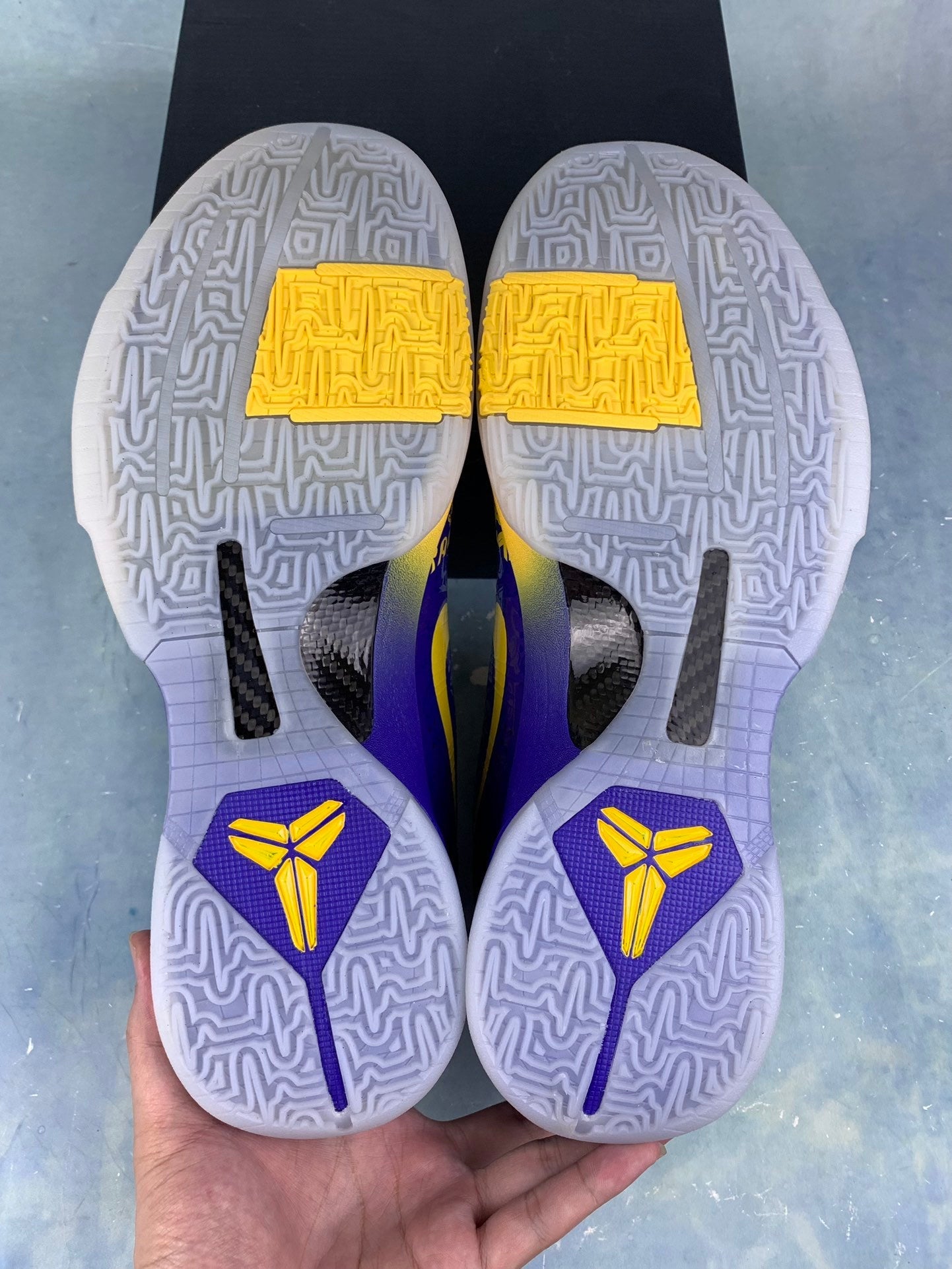 NIKE ZK5 Zoom Kobe 5 Basketball Shoes