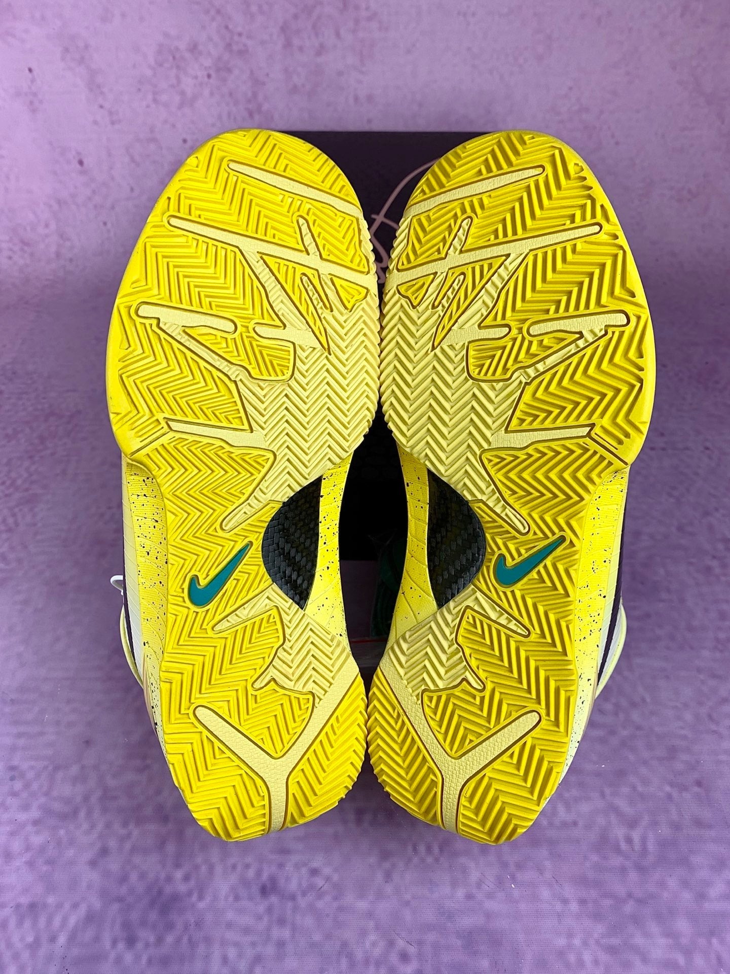 NIKE ZK4 Zoom Kobe 4 Basketball Shoes