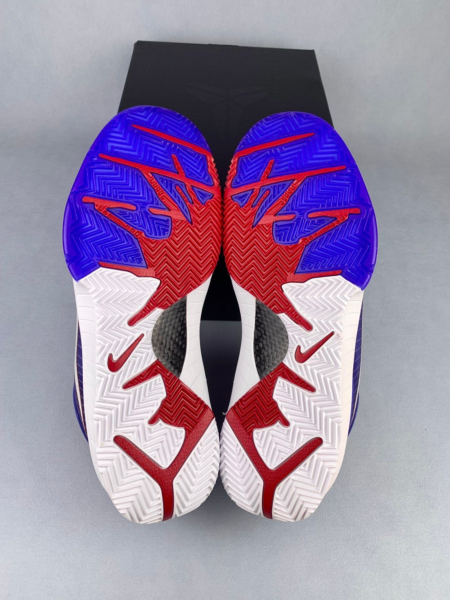 NIKE ZK4 Zoom Kobe 4 Basketball Shoes
