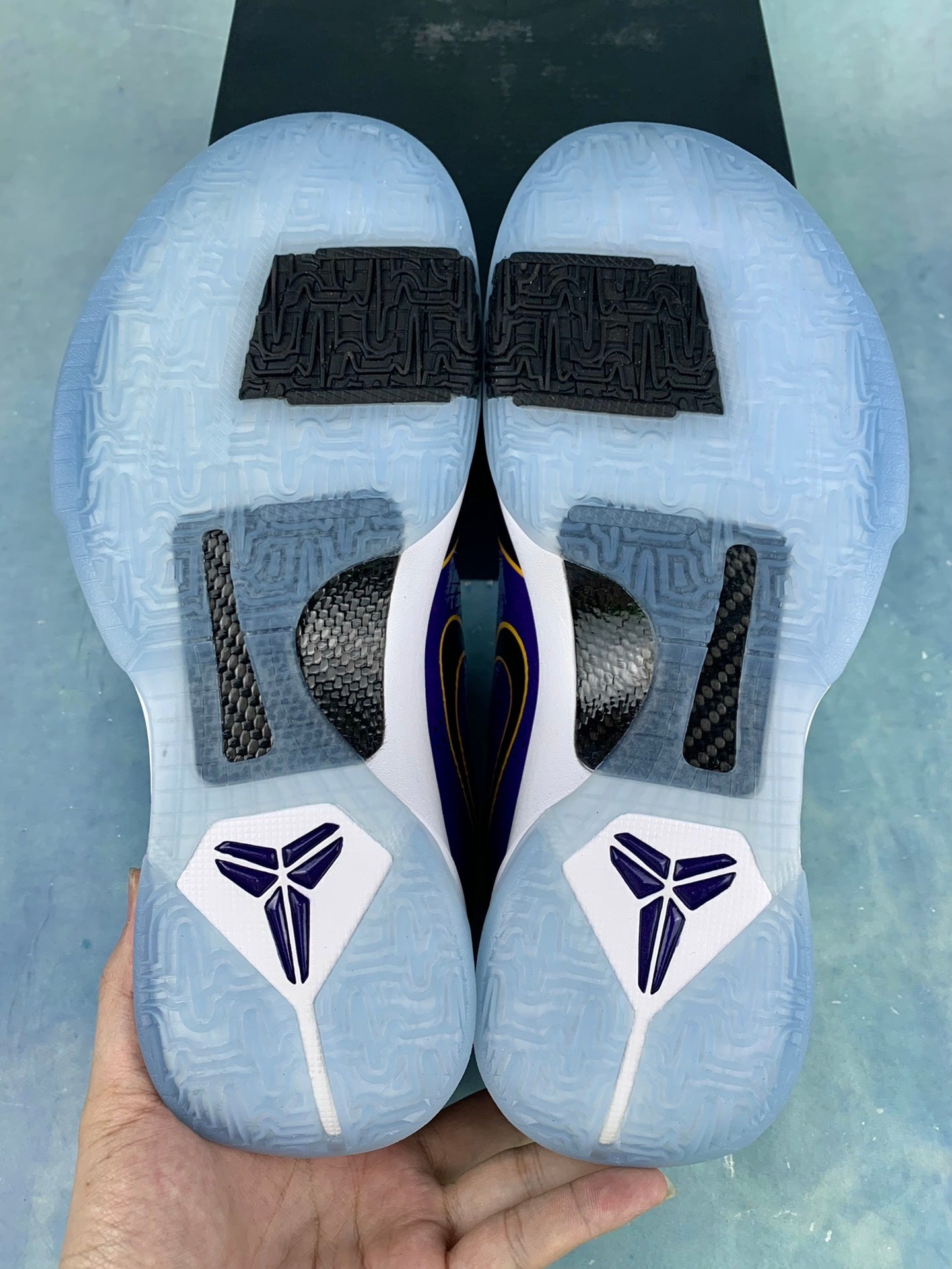 NIKE ZK4 Zoom Kobe 4 Basketball Shoes