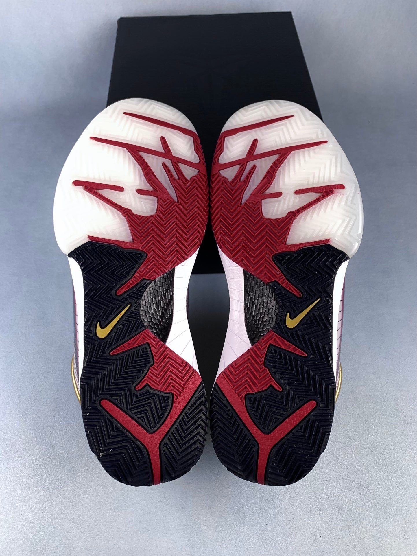 NIKE ZK4 Zoom Kobe 4 Basketball Shoes